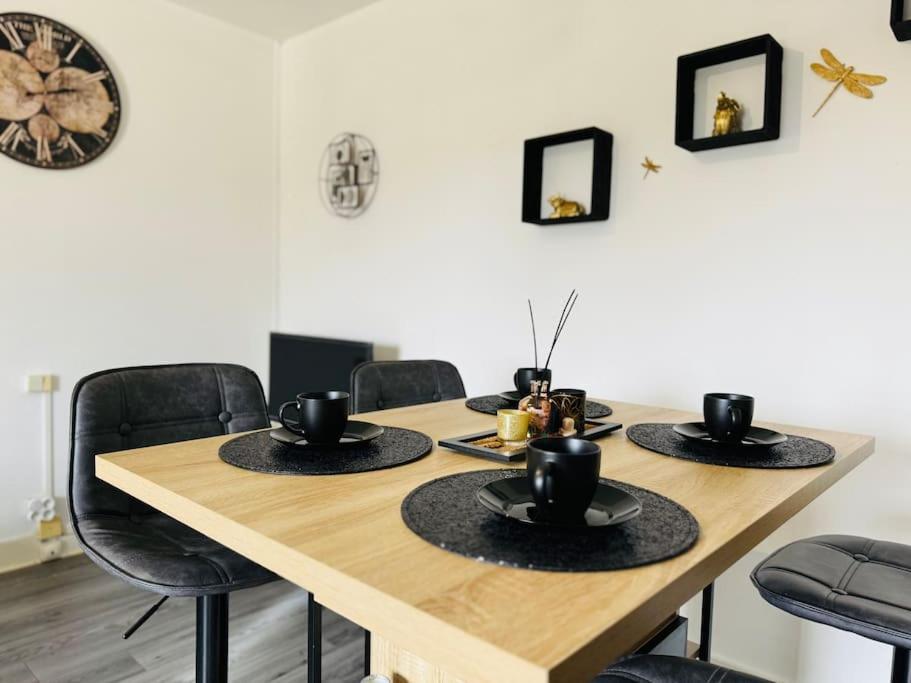 Isval Wifi-Hyper Centre Cognac Apartment Bagian luar foto