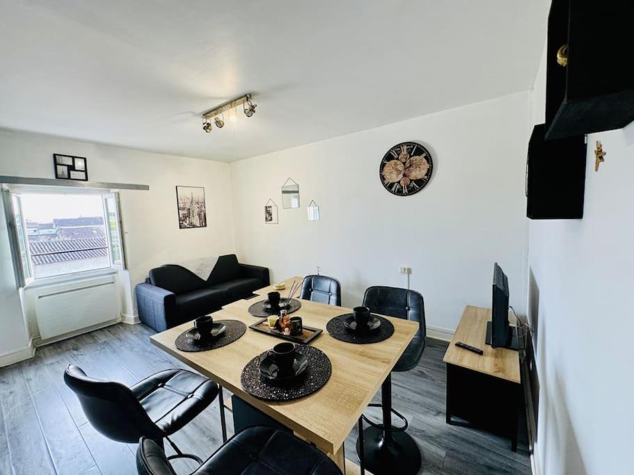 Isval Wifi-Hyper Centre Cognac Apartment Bagian luar foto