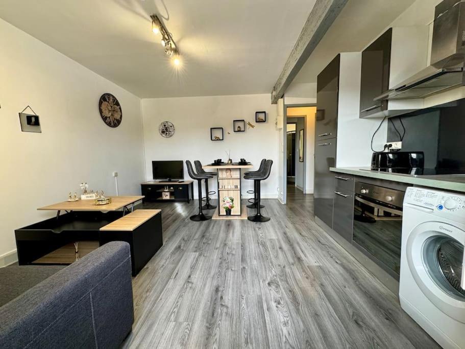 Isval Wifi-Hyper Centre Cognac Apartment Bagian luar foto